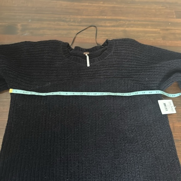 Free People Women's Cable Crew Sweater New with Tags - Picture 6 of 10